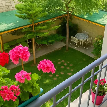 Noonbir Alacati Bed and Breakfast