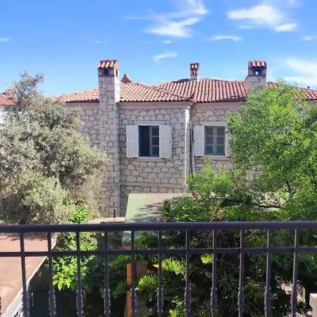 Noonbir Alaçatı * Çeşme